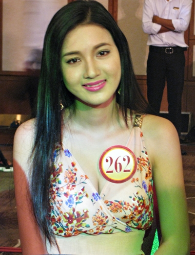 Phạm Thị Hương Thảo - SBD 262 - chiều cao 1,68m, số đo 3 vòng 81-61-86